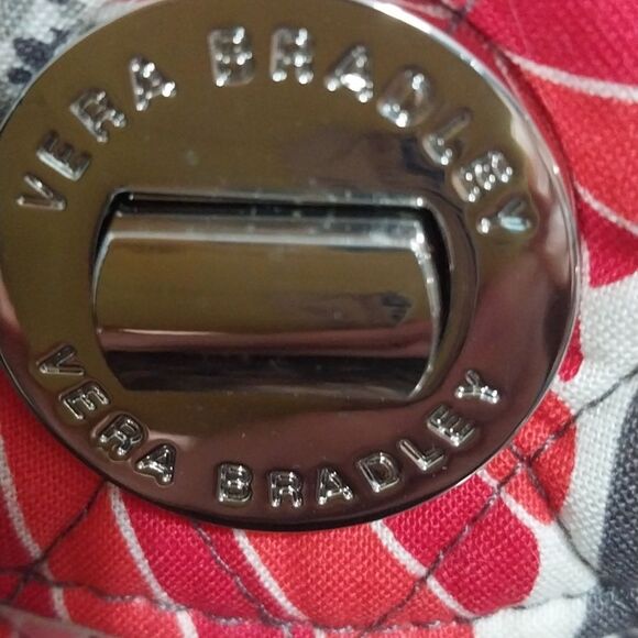 VERA BRADLEY Floral WRISTLET  and Free Quilted Women's Cosmetic Case.  EUC - Picture 2 of 11